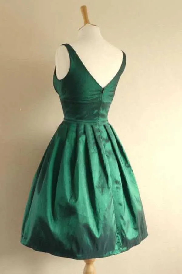 Elegant Green A-Line V-Neck Sleeveless Short Prom Dress with Stunning V-Back Design