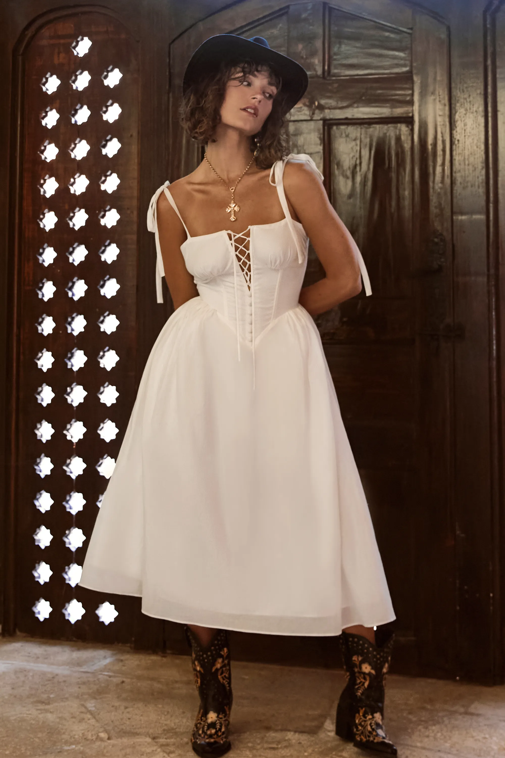 Elegant Seashell White Midi Dress with Flattering Silhouette and Delicate Fabric